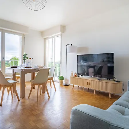Spacieux 100m 5 Ch, Balcon, Tram, Parking Gratuit Talence