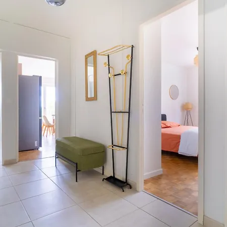 Spacieux 100m 5 Ch, Balcon, Tram, Parking Gratuit Apartment Talence