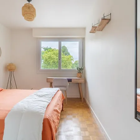 Spacieux 100m 5 Ch, Balcon, Tram, Parking Gratuit