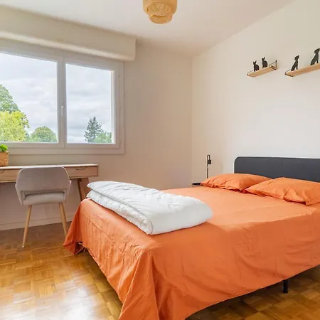 Spacieux 100m 5 Ch, Balcon, Tram, Parking Gratuit Apartment
