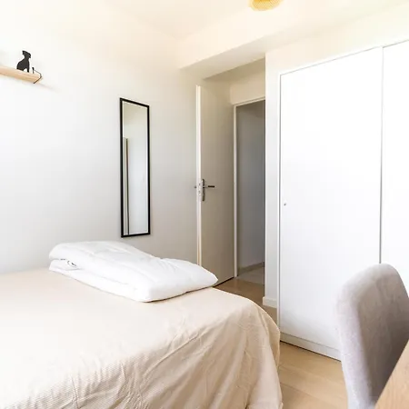 Spacieux 100m 5 Ch, Balcon, Tram, Parking Gratuit Διαμέρισμα *